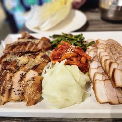Tang Tang Tang - Combined of grilled pork jowl & Bossam