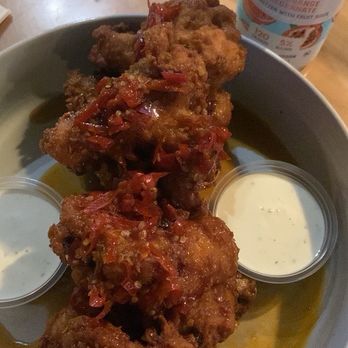 Distrito Catorce - order of 12 wings and an alcoholic seltzer - Bars Near Me - Los Angeles, California