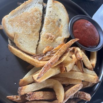 The Plot - Sandwich and Fries - Vegan Near Me - Oceanside, California