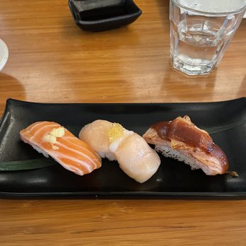 Komé - nigiri (sake + hotate + zato-ichi) - Japanese Near Me - Austin, Texas Komé - nigiri (sake + hotate + zato-ichi) - Japanese Near Me - Austin, Texas