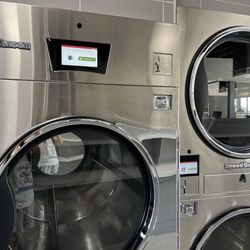 Lavandería - They have extra large dryers for bedding and sheets but this is like $0.25 for every 5 mins.