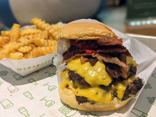 Shake Shack Alderwood by null