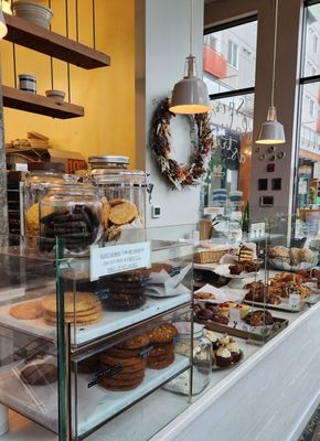 Choux Choux Bakery by null