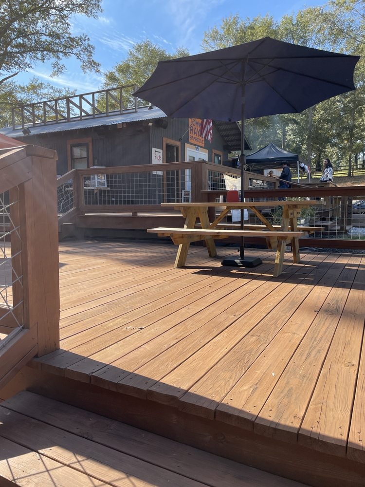 Tommy Ray's BBQ Logo