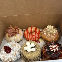 Donna's Delicious Dozen - Box of warm doughnut, deliciousness