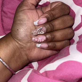 M Nail Bar - Nail Salons Near Me - HOWARD BEACH, New York