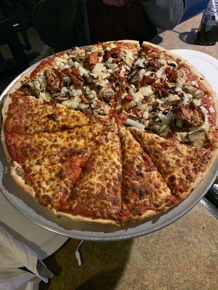 Pizza Dee's Logo
