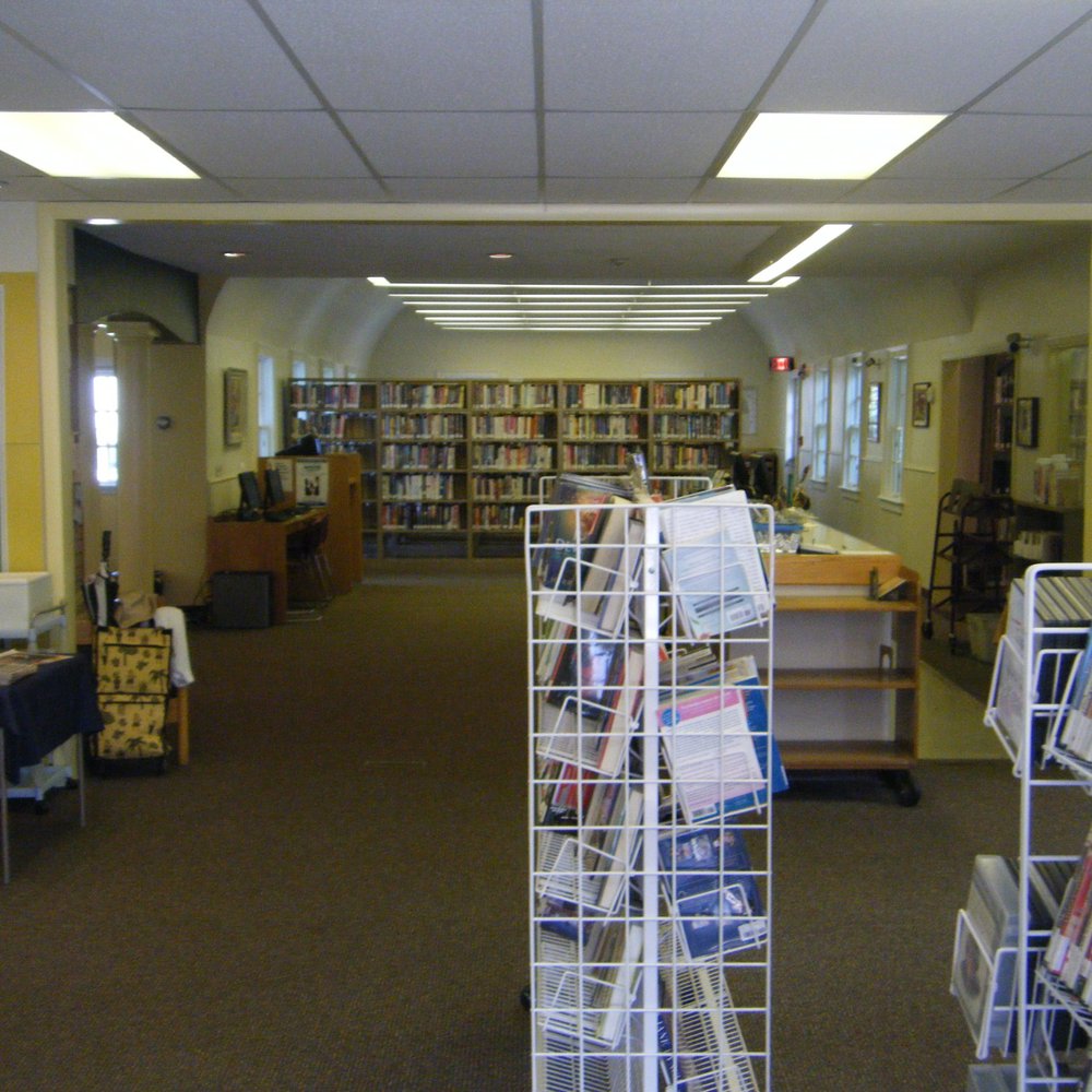 Cranston Public Library - Oak Lawn Branch - Libraries Near Me - Cranston, Rhode Island