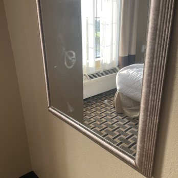 Comfort Suites Gadsden Attalla - Mirrors - Hotels Near Me - Gadsden, Alabama