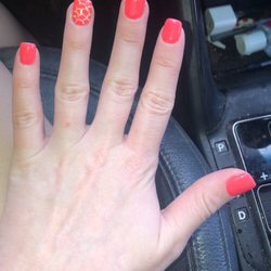 L Nails - acrylics look awesome!