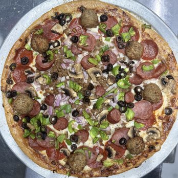 Diamond Pizza & More - Super Supreme Pizza with meatballs - Pizza Near Me - Beaumont, Texas Diamond Pizza & More - Super Supreme Pizza with meatballs - Pizza Near Me - Beaumont, Texas