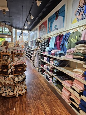 COWS Niagara-On-The-Lake by null