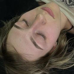 Wax And Glow By Romy - Brow wax with romy
