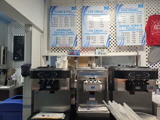 Whip'n Dip Ice Cream Shop by null