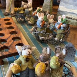 Bates & Maillard Farmhouse Mercantile - Cute lil animals!