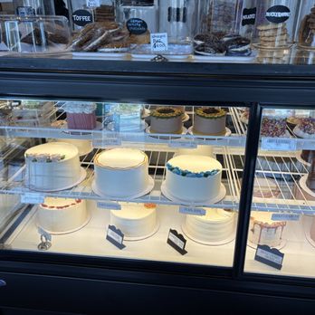 Delicious - Cakes - Bakeries Near Me - Greensboro, North Carolina
