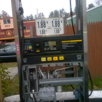 Gulf Express - Old skeleton of a disembowled gas pump - Gas Stations Near Me - Simsbury, Connecticut