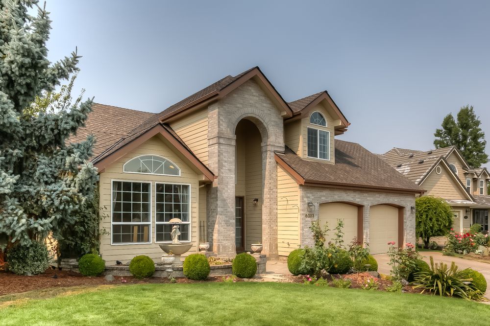 JONI MCCLINTOCK SUNDANCE REALTOR Updated August 2024 13 Photos