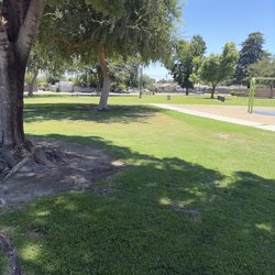 Saunders Park - Large outdoor