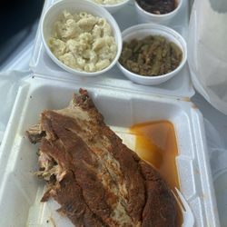 Tackett's Southern Bar-B-Que - 1/2 rack of Baby back ribs w/ sweet Carolina sauce on side,Mac & cheese (white-cheese), & green beans.