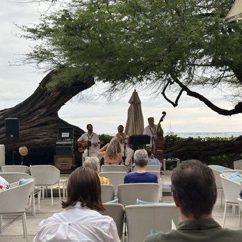 House Without A Key - Live music - Seafood Near Me - Honolulu, Hawaii