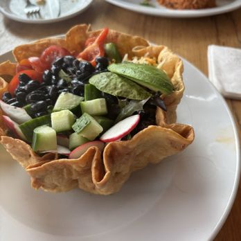 3 Amigos - Salad salad with hair and no dressing - Mexican Near Me - Pointe-Claire, Quebec