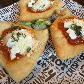 Pummarola - Midtown - Montanara - Pizza Near Me - Miami, Florida Pummarola - Midtown - Montanara - Pizza Near Me - Miami, Florida