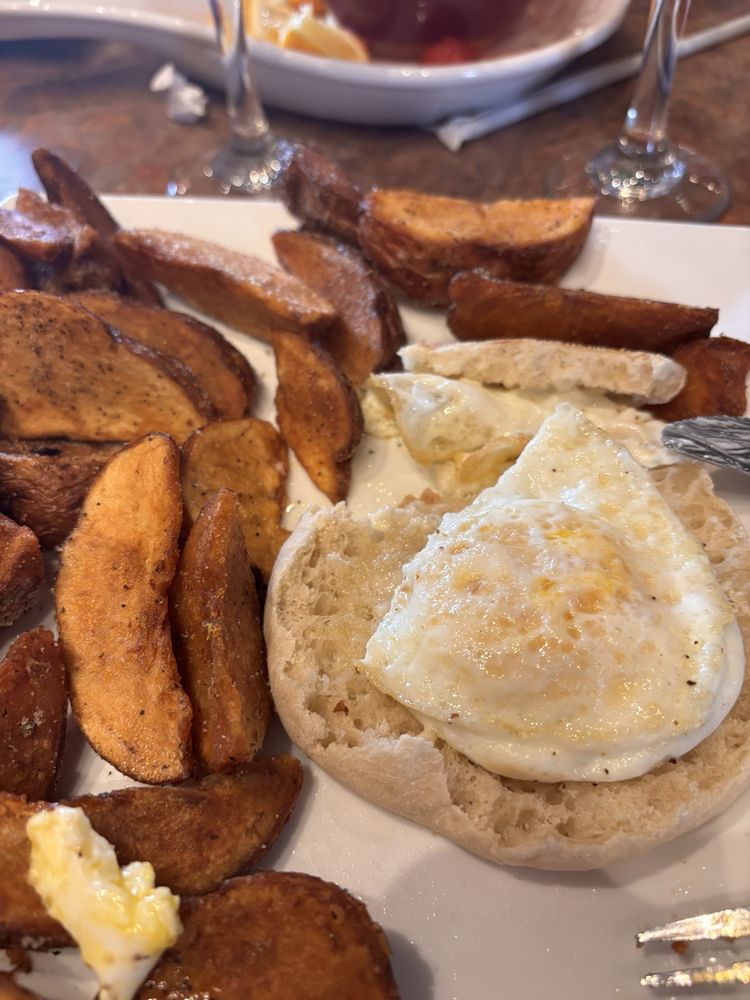 Caston & Main Brew Yard