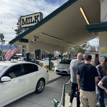 Meadowlark Dairy - The drive thru. - Ice Cream & Frozen Yogurt Near Me - Pleasanton, California