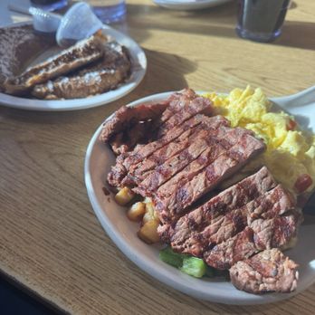 Topaz Lodge - Steak and eggs - Hotels Near Me - Gardnerville, Nevada