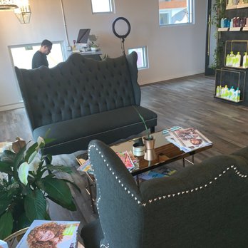 Strut Salon - awesome decor - Hair Salons Near Me - Portland, Oregon Strut Salon - awesome decor - Hair Salons Near Me - Portland, Oregon