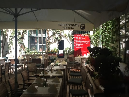 ef16 Restaurant Weinbar by null