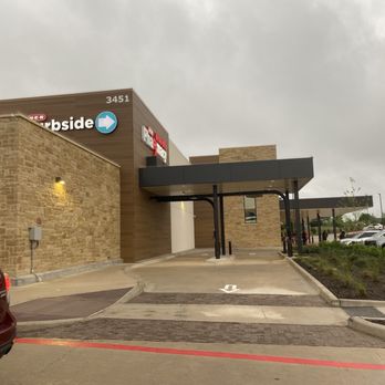H-E-B - Outside - Grocery Near Me - Fort Worth, Texas
