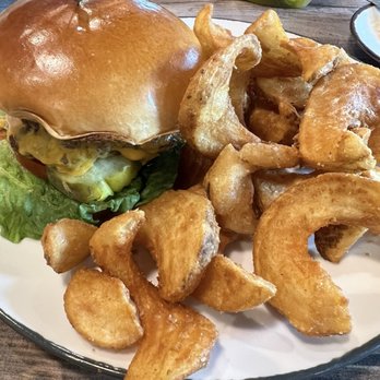 Yuengling - Burger and fries - Breweries Near Me - Tampa, Florida
