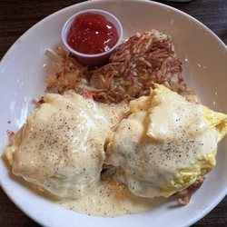 Fir Valley Pour House - Ocean Benedict: smoked salmon with crispy hashbrowns