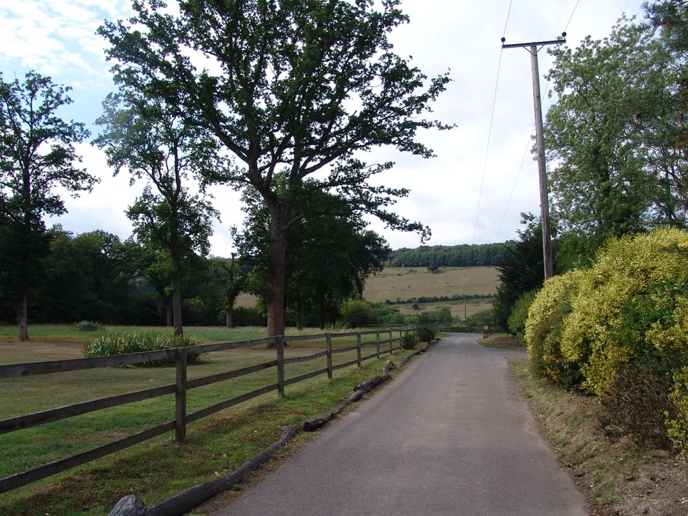 BUSHY PLAT FARM LIVERY YARD Updated August 2024 Hole Hill, Dorking