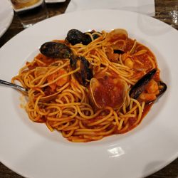 Vino Restaurant - Fra Diavalo w/shrimp, mussels and clams