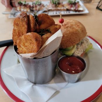 The Red Grape - Tuna sandwich on gluten-free bun with chunky fries. Yum! - Pizza Near Me - Sonoma, California The Red Grape - Tuna sandwich on gluten-free bun with chunky fries. Yum! - Pizza Near Me - Sonoma, California