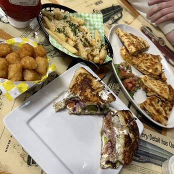 US 60 Roadhouse - Truffle fries, jalepeno popper burger (sub bun for jalapeño cheddar sourdough), and fajita quesadilla - American Near Me - Fordland, Missouri US 60 Roadhouse - Truffle fries, jalepeno popper burger (sub bun for jalapeño cheddar sourdough), and fajita quesadilla - American Near Me - Fordland, Missouri
