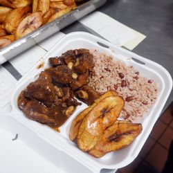 Island Breeze Jamaican Cuisine - Oxtail