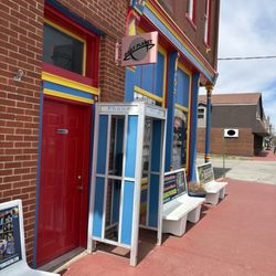 Super Museum & Souvenir Store