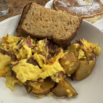 Percy's Table - Breakfast & Brunch Near Me - Standish, Maine