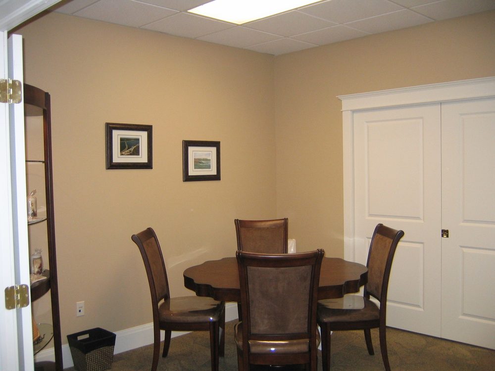 PIER COMMUNITY FUNERAL HOME Updated September 2024 21 Photos 1092