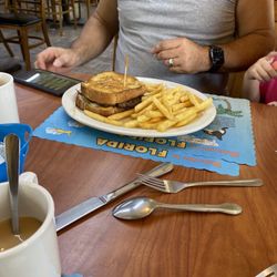 Mo's - Food was delicious. Differently will eat here again when we come back to town.