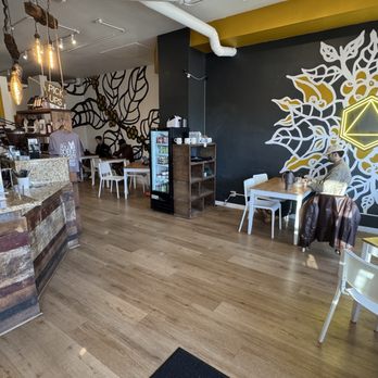 Brewpoint Coffee - Inside - Coffee & Tea Near Me - Elmhurst, Illinois
