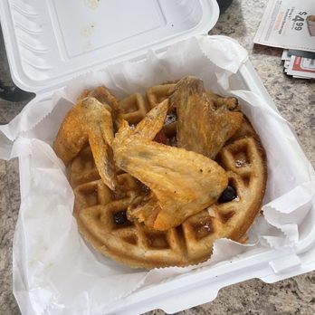 Memphis Toast - Whole wings Chicken and Waffle - Breakfast & Brunch Near Me - Memphis, Tennessee Memphis Toast - Whole wings Chicken and Waffle - Breakfast & Brunch Near Me - Memphis, Tennessee