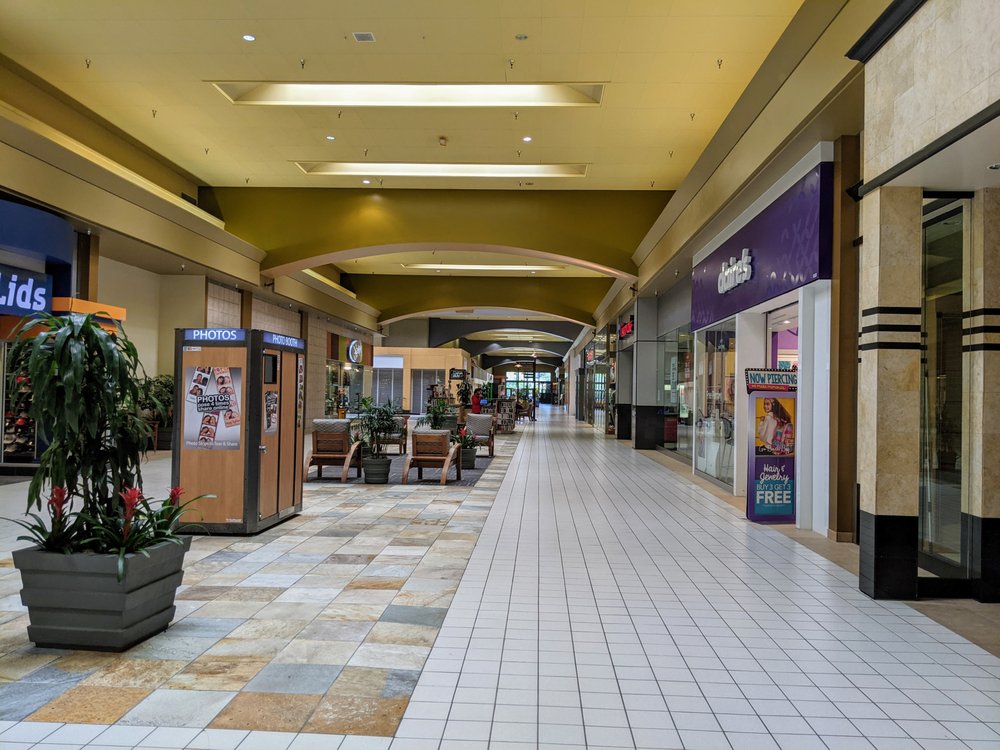 WILLAMETTE TOWN CENTER Updated October 2024 24 Photos 831