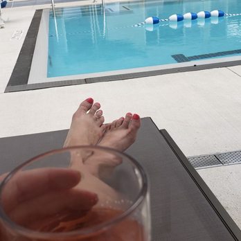 High Note Rooftop Bar - Cocktail by the pool - Bars Near Me - Atlanta, Georgia High Note Rooftop Bar - Cocktail by the pool - Bars Near Me - Atlanta, Georgia