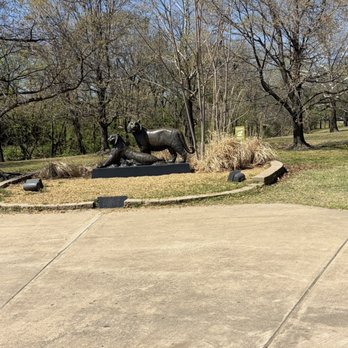 Tulsa Zoo - Zoo statues - Zoos Near Me - Tulsa, Oklahoma