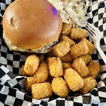 Hickory Tavern - Sports Bars Near Me - Columbia, South Carolina